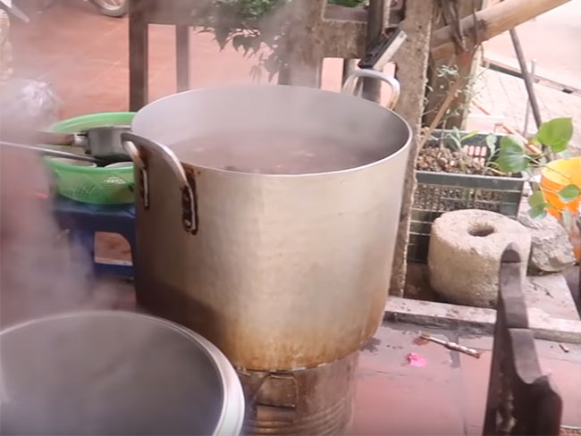 Nhược điểm của nồi nấu hủ tiếu bằng than